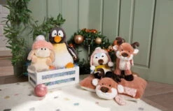 Nici 48332 Kissen Rentier Jonte Ca. 43x25cm Plüsch Winter Friends GREEN -Nici 48315 14 48316 48334 48314 48311 Milieu 2048x1316 35